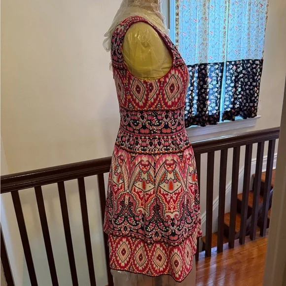 Vince Camuto Colorful Pink and White Fit and Flare Sleeveless V-neck Dress - Picture 3 of 10